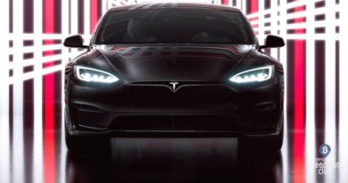 Jelektrokary Tesla ne puskajut voditelej vnutr'