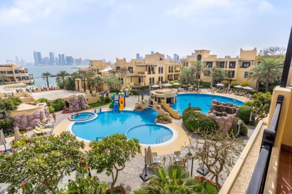 Курорт Novotel Bahrain Al Dana Resort будет принимать платежи в криптовалюте