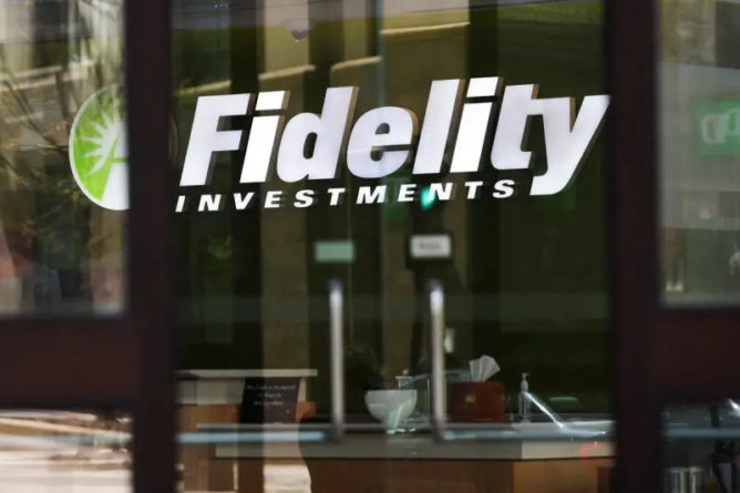 Fidelity ищет сотрудника в криптовалютное направление