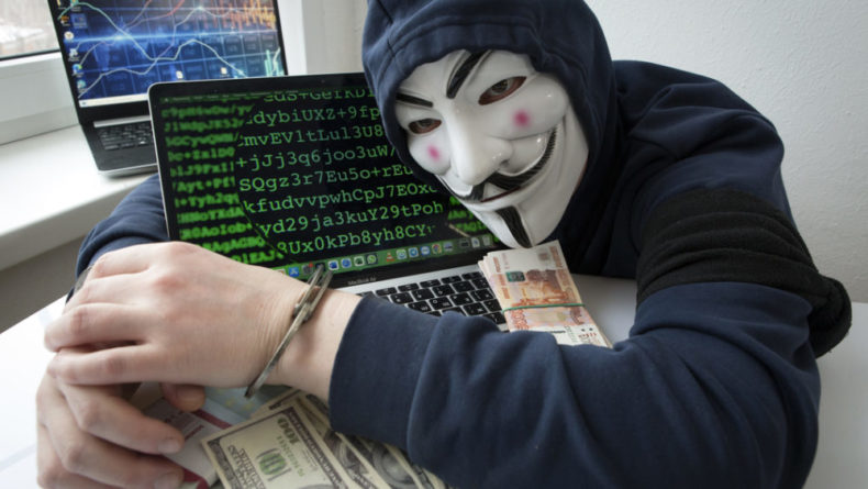 Студента-программиста из-за подозрений в краже криптовалюты держали 3 суток в офисе и били